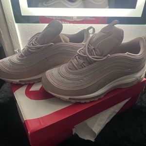 Women’s size 11 nike air max 97